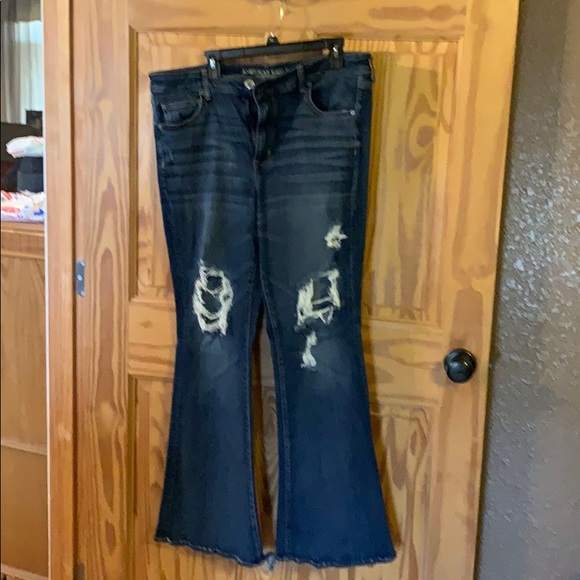 American Eagle Outfitters Denim - American eagle flare jeans!